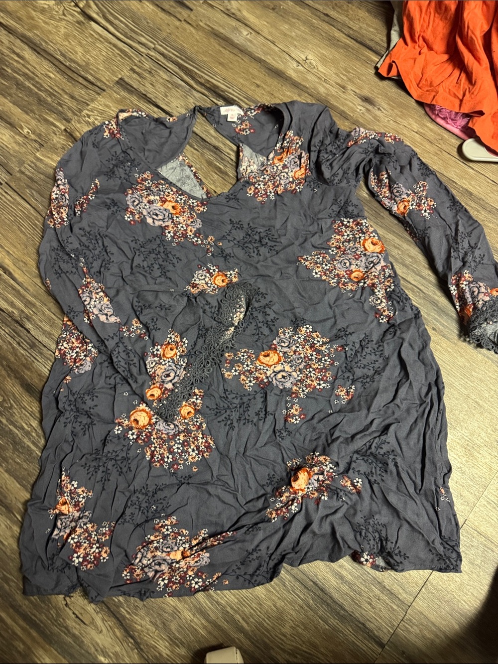 Xhilaration Gray Floral Long Sleeve Tunic with Orange Accents